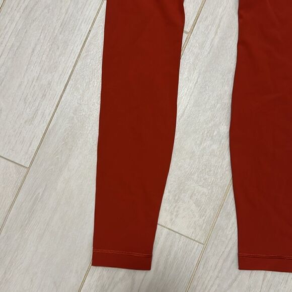 Lululemon 2 deep red wunder under 28” - Picture 4 of 4